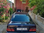 Mercedes E 240-4