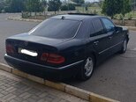 Mercedes E 300-2