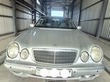 Mercedes E 270-1