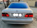 Mercedes E 270-2