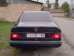 Mercedes 200 D-2