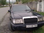 Mercedes 200 D-19
