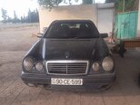 Mercedes E 200-1