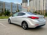 Hyundai Elantra-9