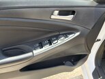 Hyundai Sonata-16