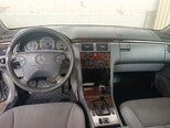 Mercedes E 220-12