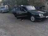 Mercedes E 220-2