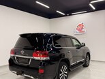 Toyota Land Cruiser-6