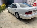 Mercedes E 240-11