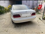 Mercedes E 240-3