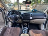 Mitsubishi Outlander-8