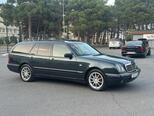Mercedes E 240-4