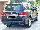 Toyota Land Cruiser-7