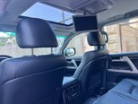 Toyota Land Cruiser-16