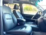 Toyota Land Cruiser-12