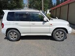 Mitsubishi Pajero io-6