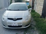 Toyota Auris-2