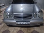 Mercedes E 230-1
