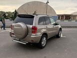 Toyota RAV4-8