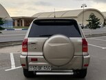 Toyota RAV4-9