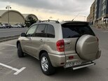 Toyota RAV4-10