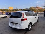 Renault Grand Scenic-7