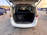 Renault Grand Scenic-10