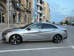 Hyundai Elantra-12