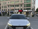 Hyundai Elantra-14