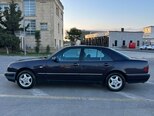 Mercedes E 230-11