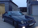 Mercedes E 270-4