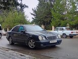 Mercedes E 270-10