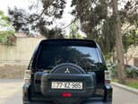 Mitsubishi Pajero-6