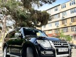 Mitsubishi Pajero-4