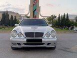 Mercedes E 270-1