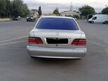 Mercedes E 270-6