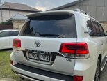 Toyota Land Cruiser-9