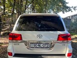Toyota Land Cruiser-6