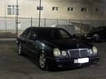 Mercedes E 230-1