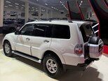Mitsubishi Pajero-7