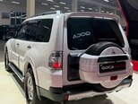 Mitsubishi Pajero-10