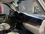 Mitsubishi Pajero-13