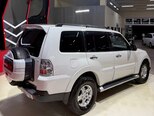 Mitsubishi Pajero-6