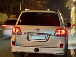 Toyota Land Cruiser-9