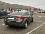 Hyundai Elantra-2