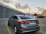 Hyundai Elantra-12