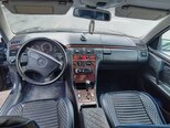 Mercedes E 200-5