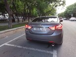 Hyundai Elantra-13