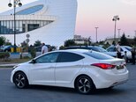 Hyundai Elantra-30