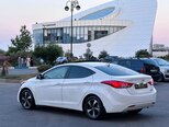 Hyundai Elantra-31